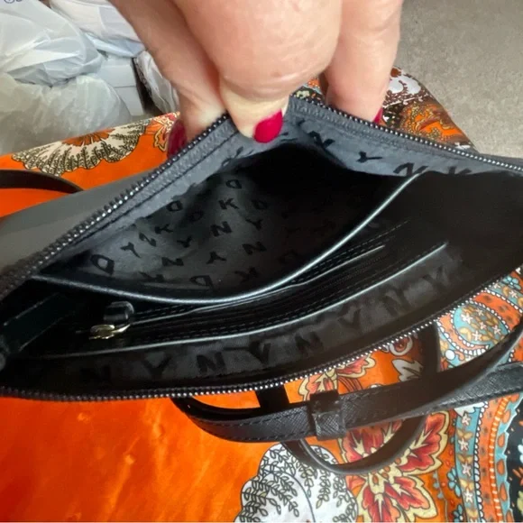 DKNY Black crossbody bag with adjustable strap 100%PVC - Picture 7 of 16